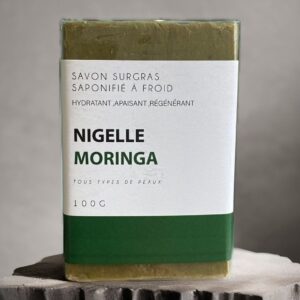 Savon à l’huile de nigelle et moringa – Purifiant, équilibrant et nourrissant 100 g