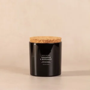 Bougie noire parfumée lavande et bergamote – Relaxation, fraîcheur et élégance 350 g