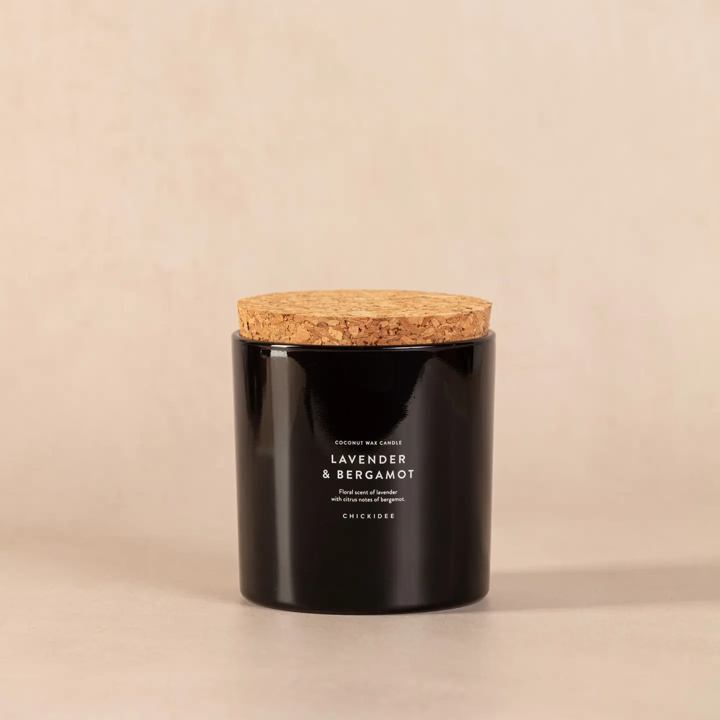 Bougie noire parfumée à la lavande,la bergamote,une ambiance apaisante,fraîche et élégante,bougie noire lavande,bougie bergamote parfumée,bougie bien-être aromathérapie,bougie décorative noire,bougie relaxation naturelle,bougie parfumée élégante,Relaxation,fraîcheur et élégance