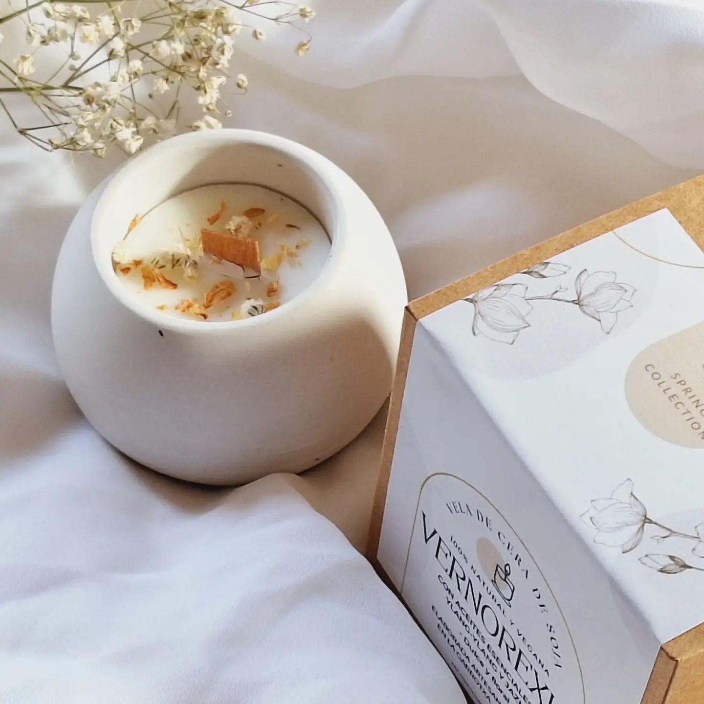 bougie soja ylang ylang,bougie jasmin naturelle,bougie parfumée florale,bougie bien-être,bougie aromathérapie,bougie naturelle soja,une ambiance florale,relaxante et sensuelle.,Détente,sensualité et bien-être